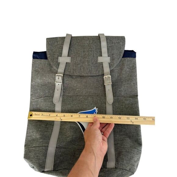 Toronto Blue Jays Gray Backpack With Adjustable Straps & Buckle Closure - Picture 4 of 9